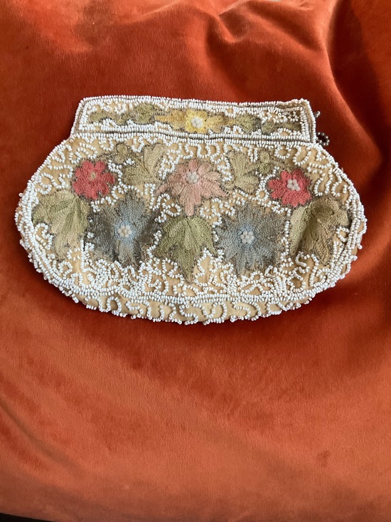 Vintage Handbags - Antique Beaded Floral Embroidered Clutch in Beige and Pastel